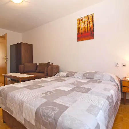 Apartment Apartments Marija 1638