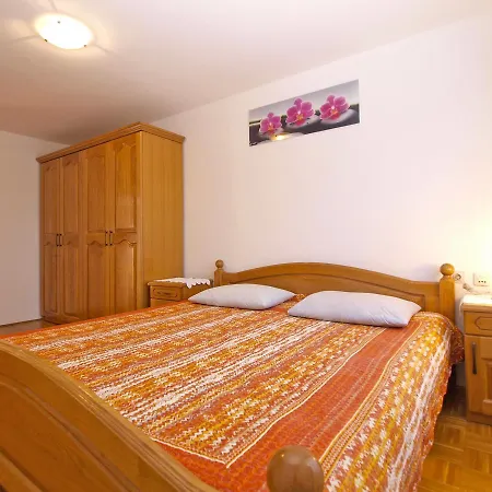 Apartment Apartments Marija 1638